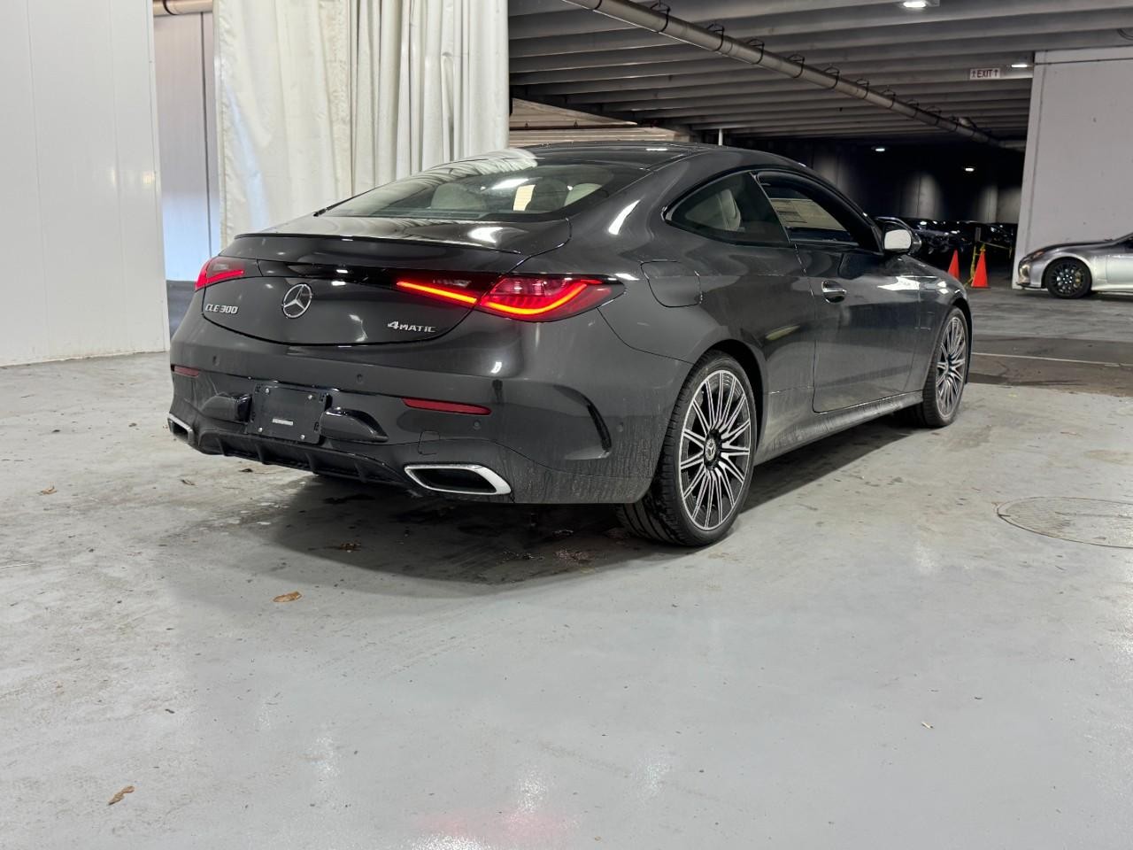 Mercedes-Benz CLE Vehicle Full-screen Gallery Image 4