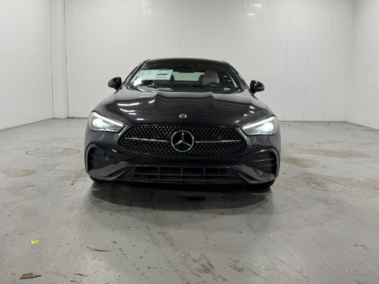 Mercedes-Benz CLE Vehicle Full-screen Gallery Image 7