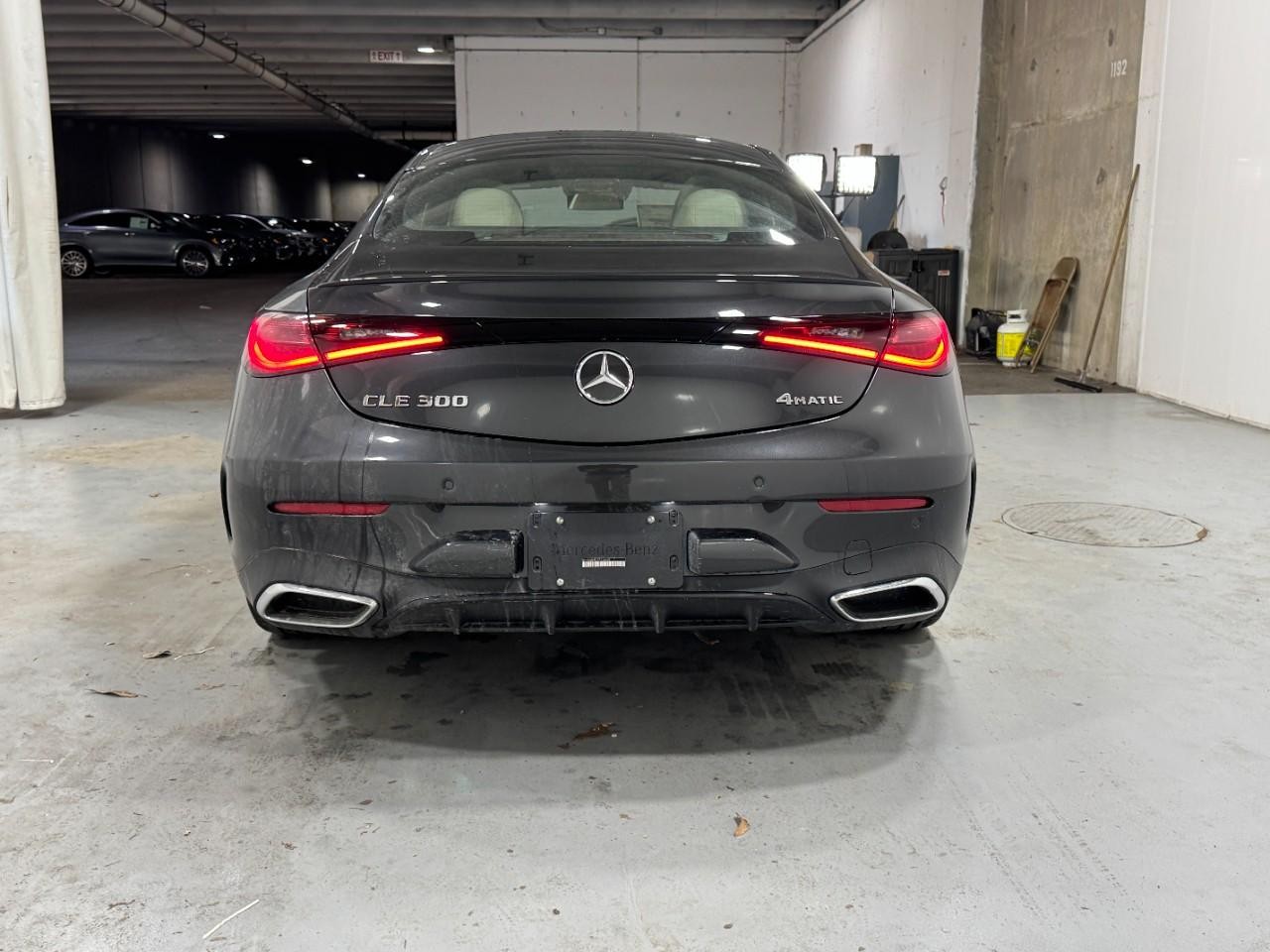 Mercedes-Benz CLE Vehicle Full-screen Gallery Image 9