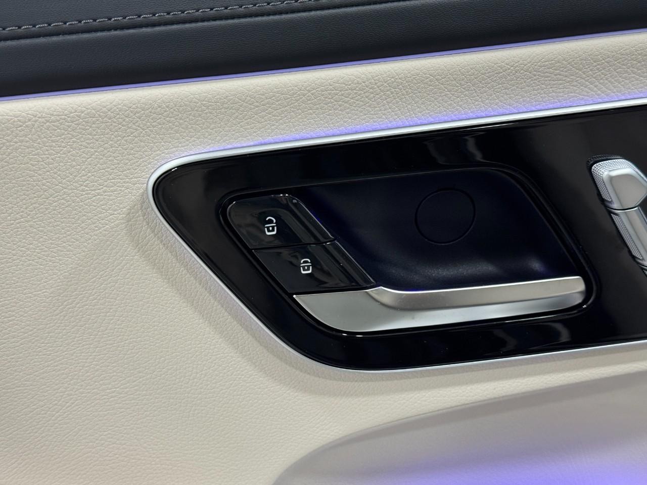 Mercedes-Benz CLE Vehicle Full-screen Gallery Image 23