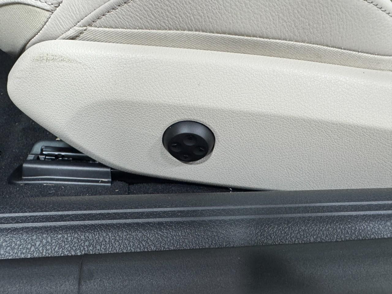 Mercedes-Benz CLE Vehicle Full-screen Gallery Image 29