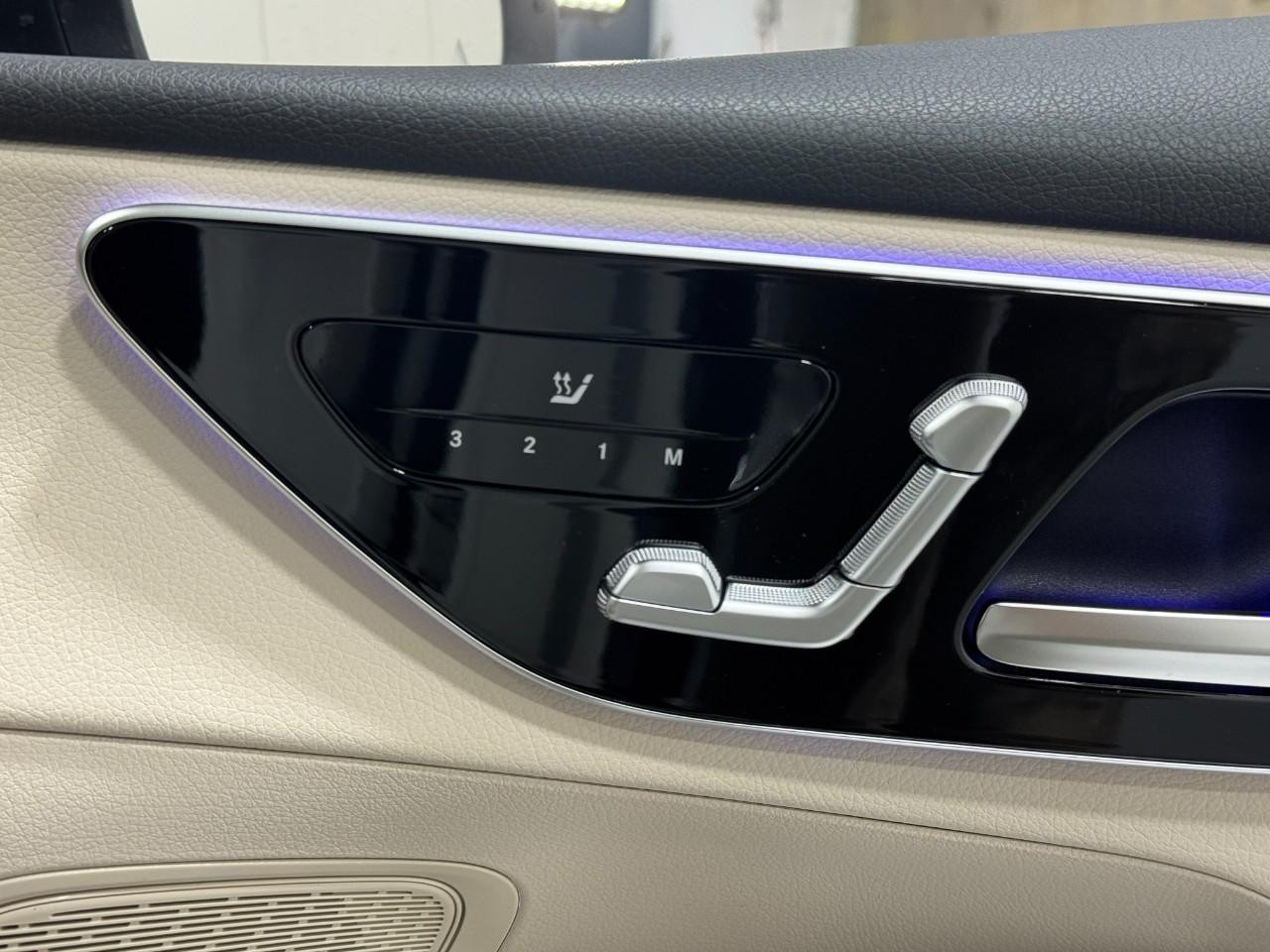 Mercedes-Benz GLC Vehicle Full-screen Gallery Image 19