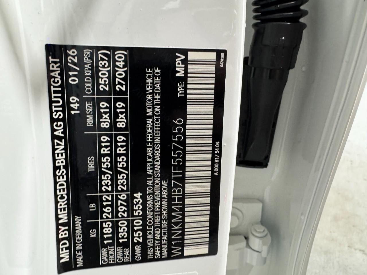 Mercedes-Benz GLC Vehicle Full-screen Gallery Image 35