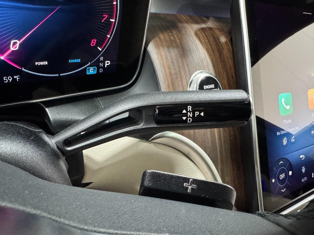 Mercedes-Benz GLC Vehicle Full-screen Gallery Image 33