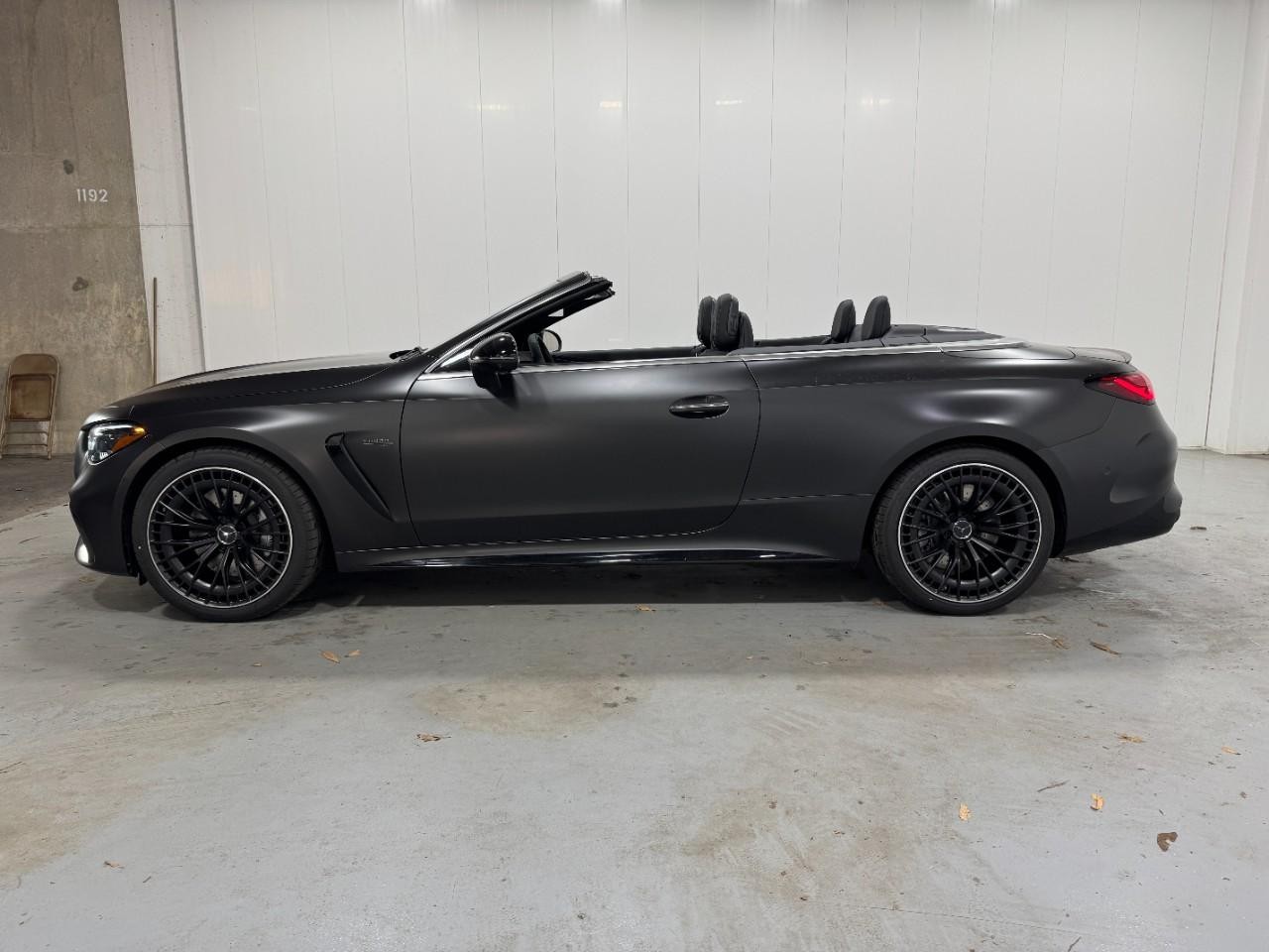 Mercedes-Benz CLE Vehicle Full-screen Gallery Image 2