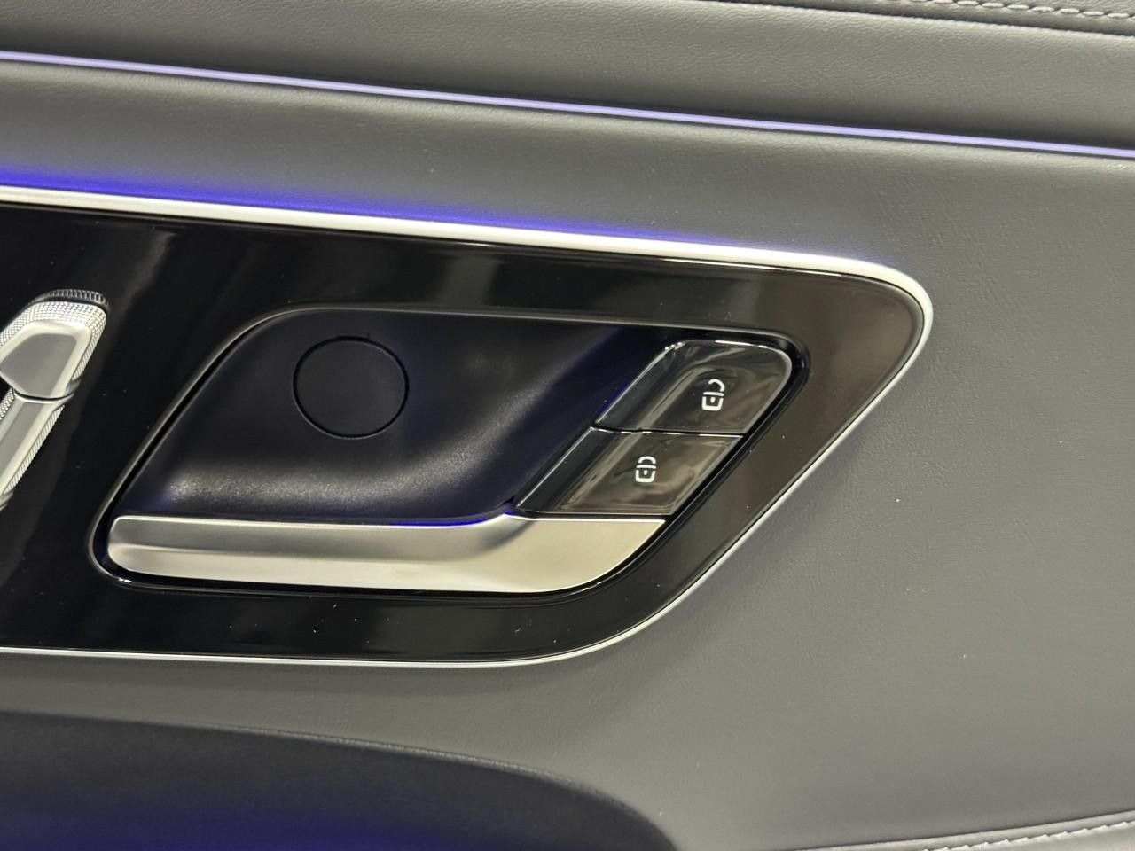 Mercedes-Benz CLE Vehicle Full-screen Gallery Image 19