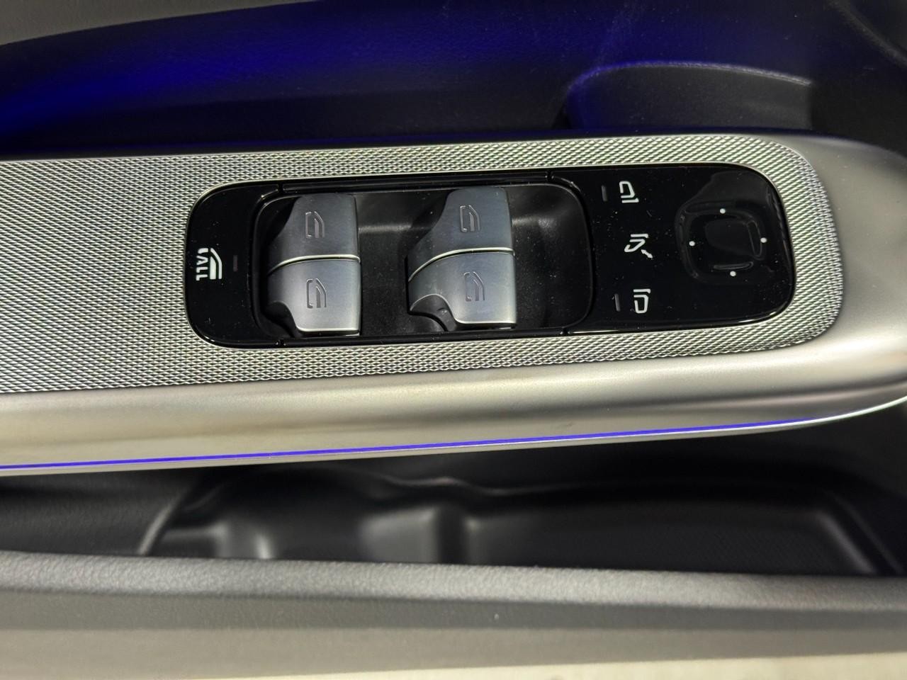 Mercedes-Benz CLE Vehicle Full-screen Gallery Image 23