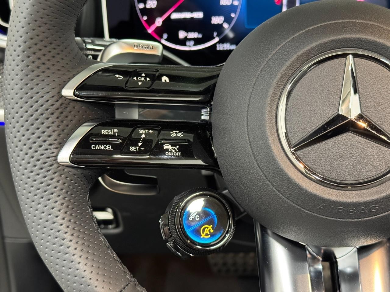 Mercedes-Benz CLE Vehicle Full-screen Gallery Image 30