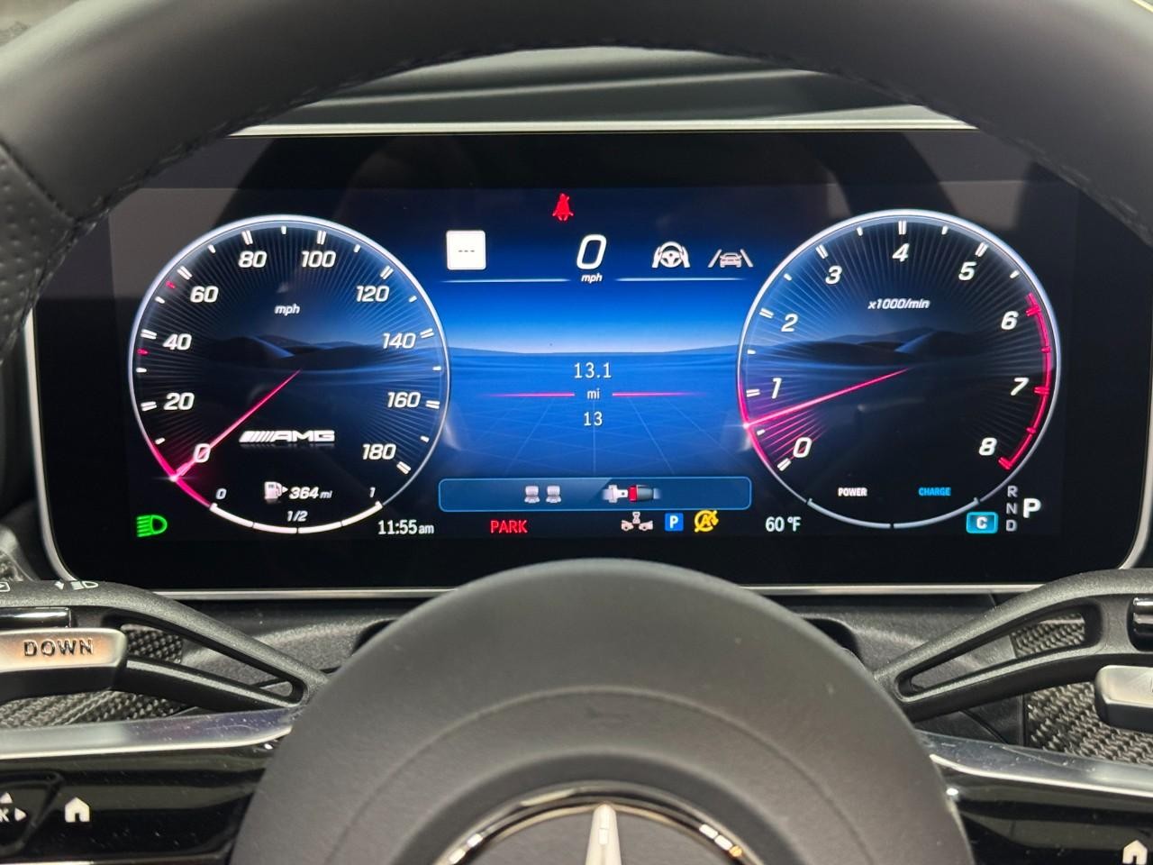 Mercedes-Benz CLE Vehicle Full-screen Gallery Image 32