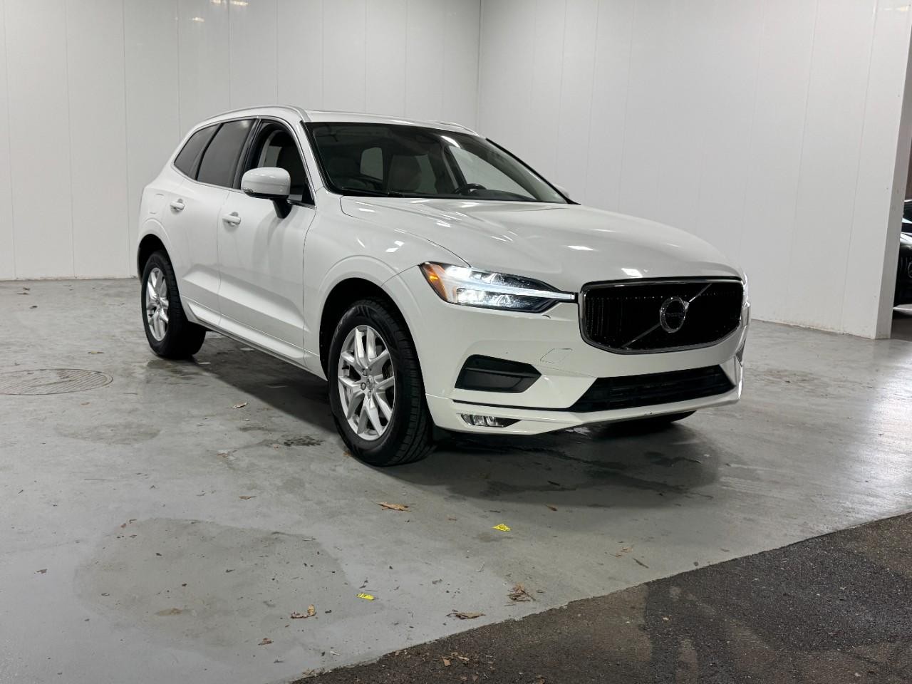 Volvo XC60 Vehicle Full-screen Gallery Image 6
