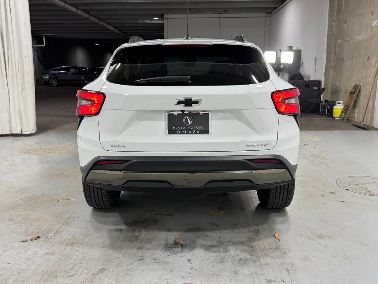 Chevrolet Trax Vehicle Full-screen Gallery Image 09