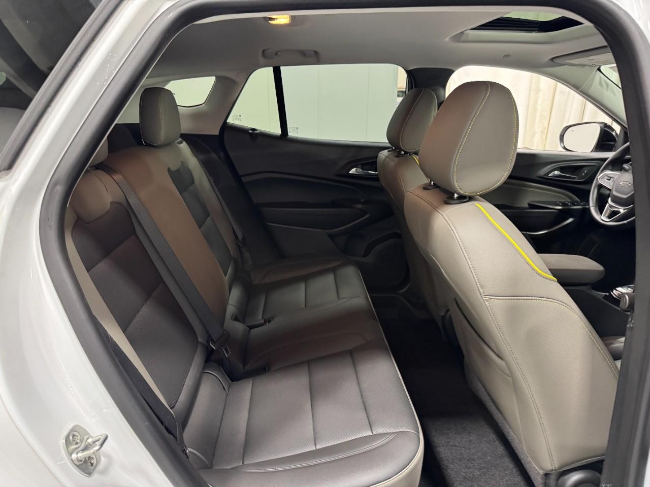 Chevrolet Trax Vehicle Full-screen Gallery Image 10