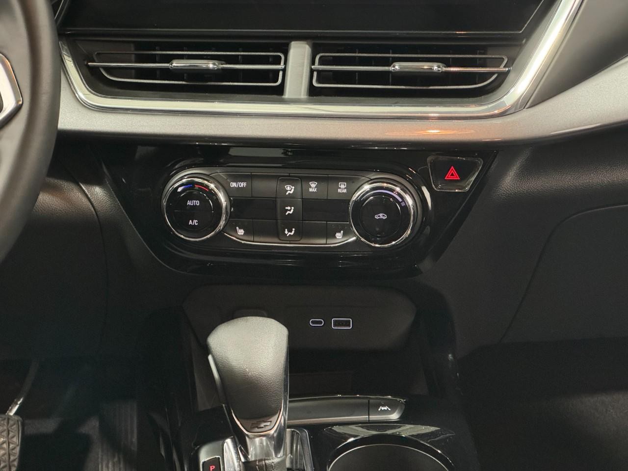 Chevrolet Trax Vehicle Full-screen Gallery Image 15