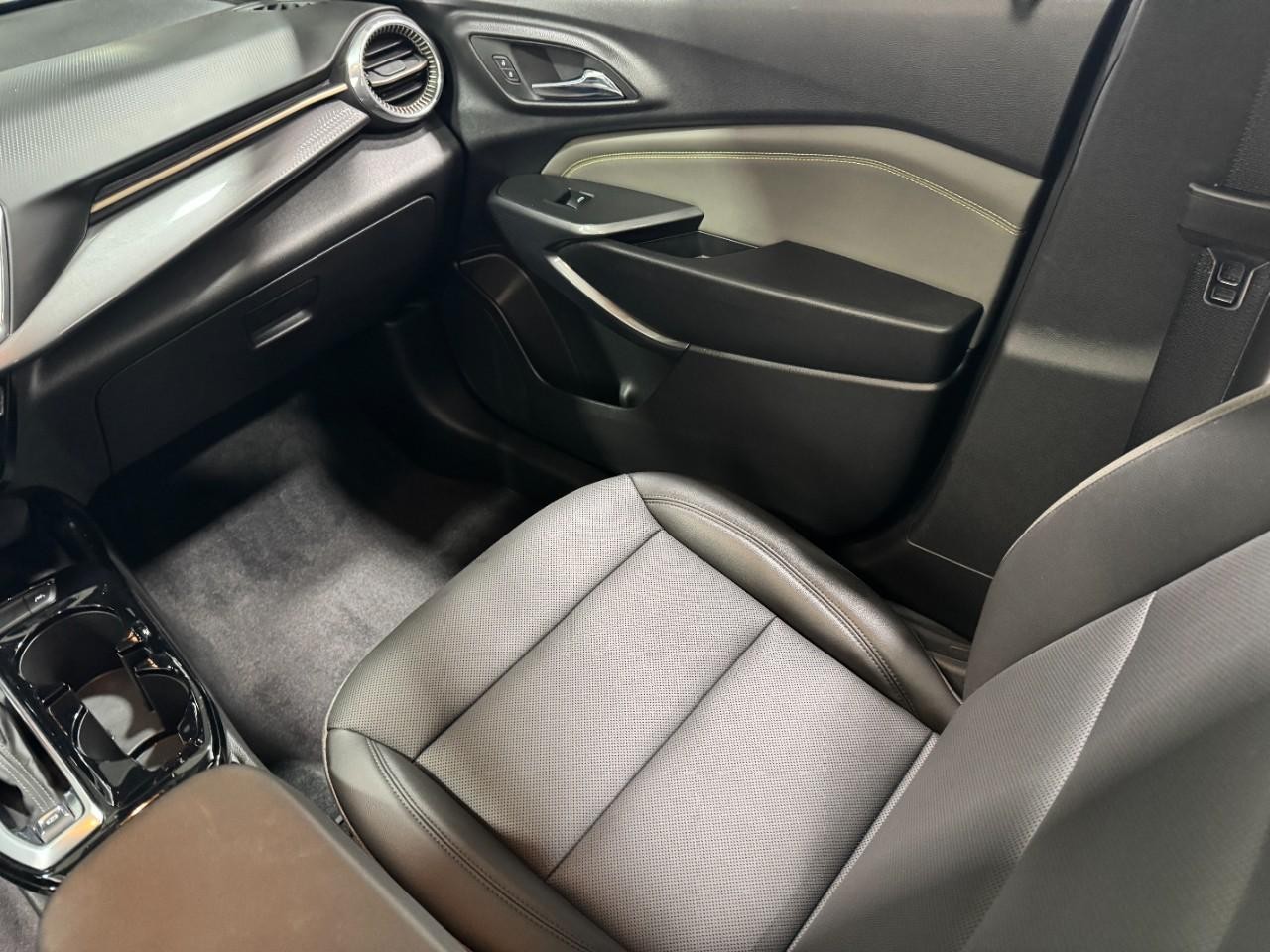 Chevrolet Trax Vehicle Full-screen Gallery Image 17