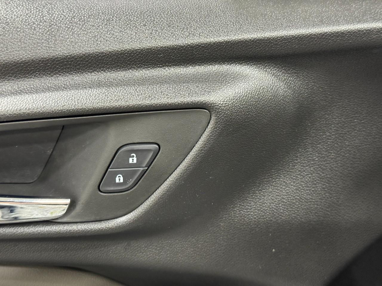 Chevrolet Trax Vehicle Full-screen Gallery Image 23