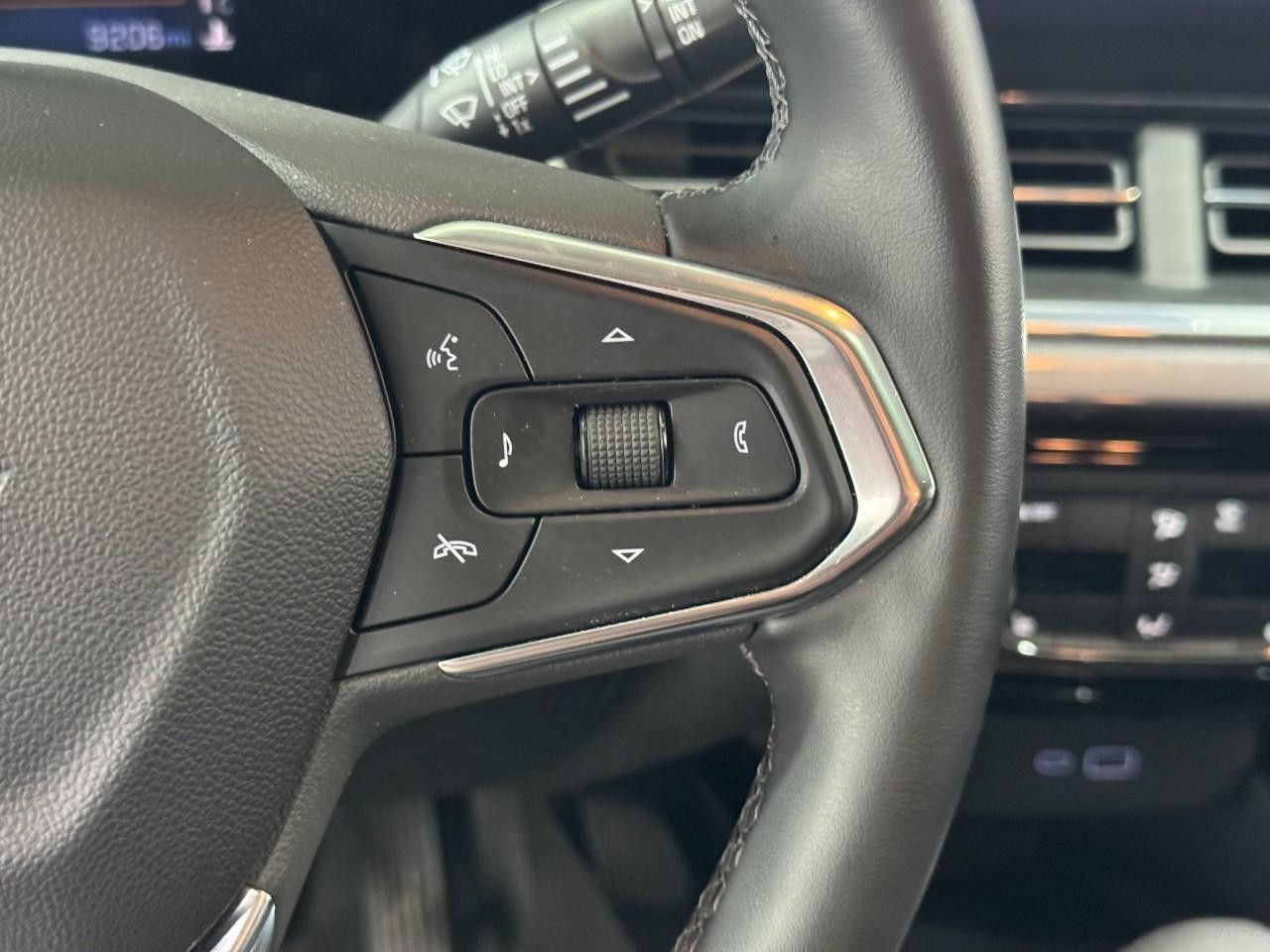 Chevrolet Trax Vehicle Full-screen Gallery Image 30