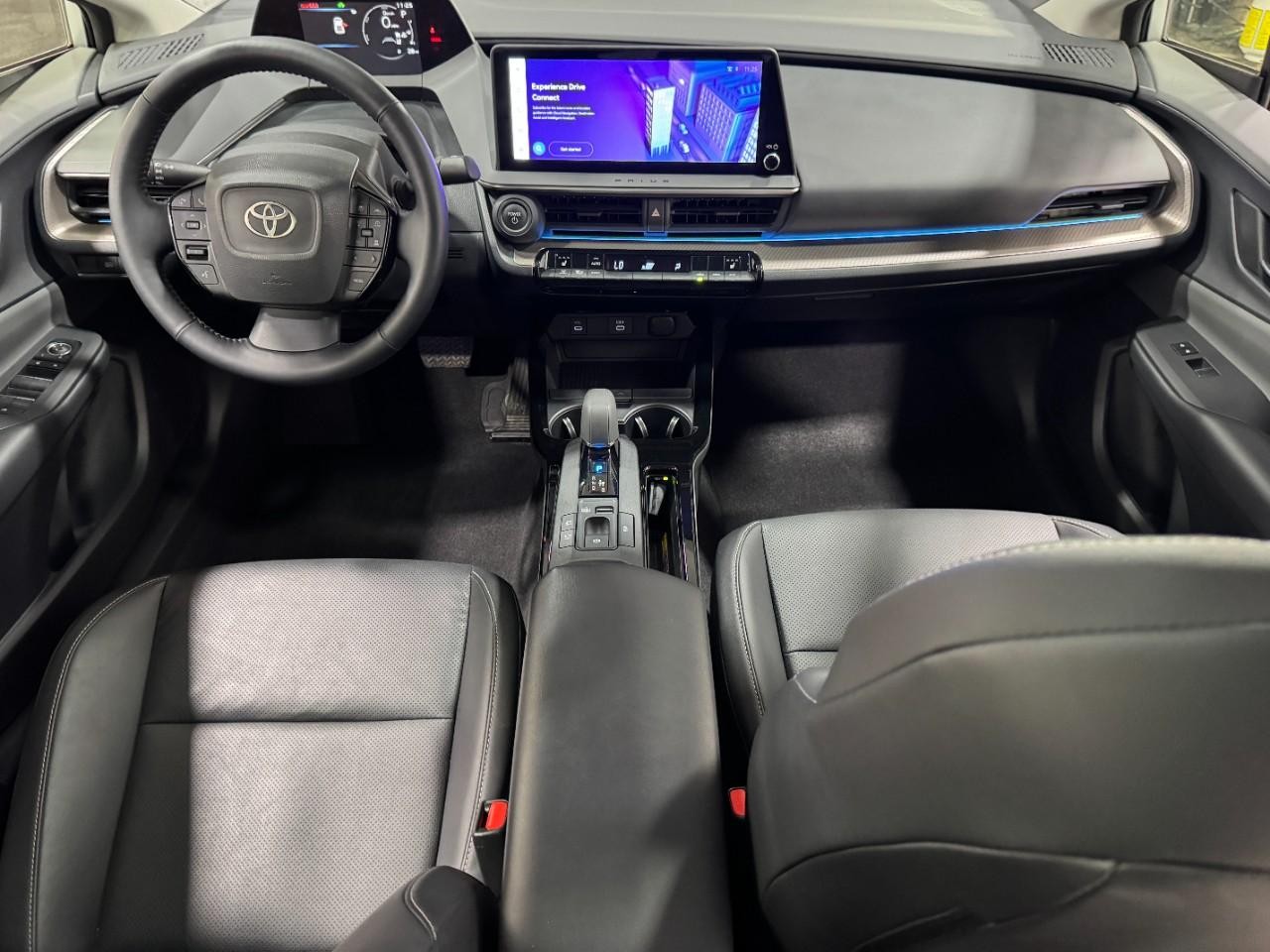 Toyota Prius Vehicle Full-screen Gallery Image 12