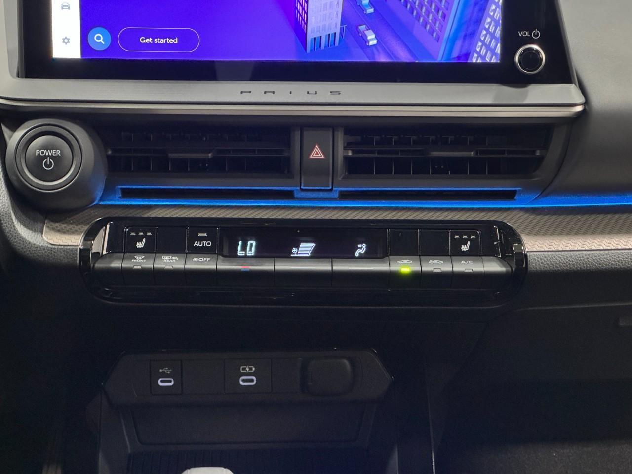 Toyota Prius Vehicle Full-screen Gallery Image 14