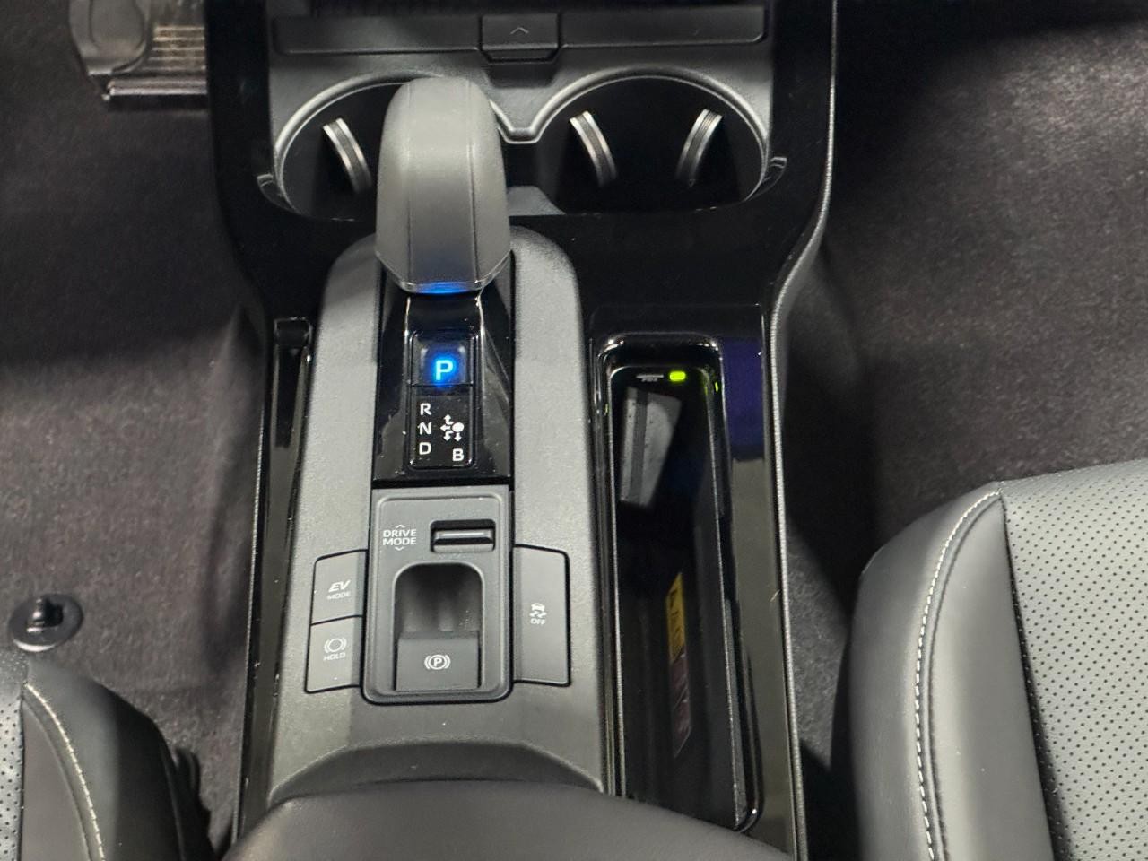 Toyota Prius Vehicle Full-screen Gallery Image 15