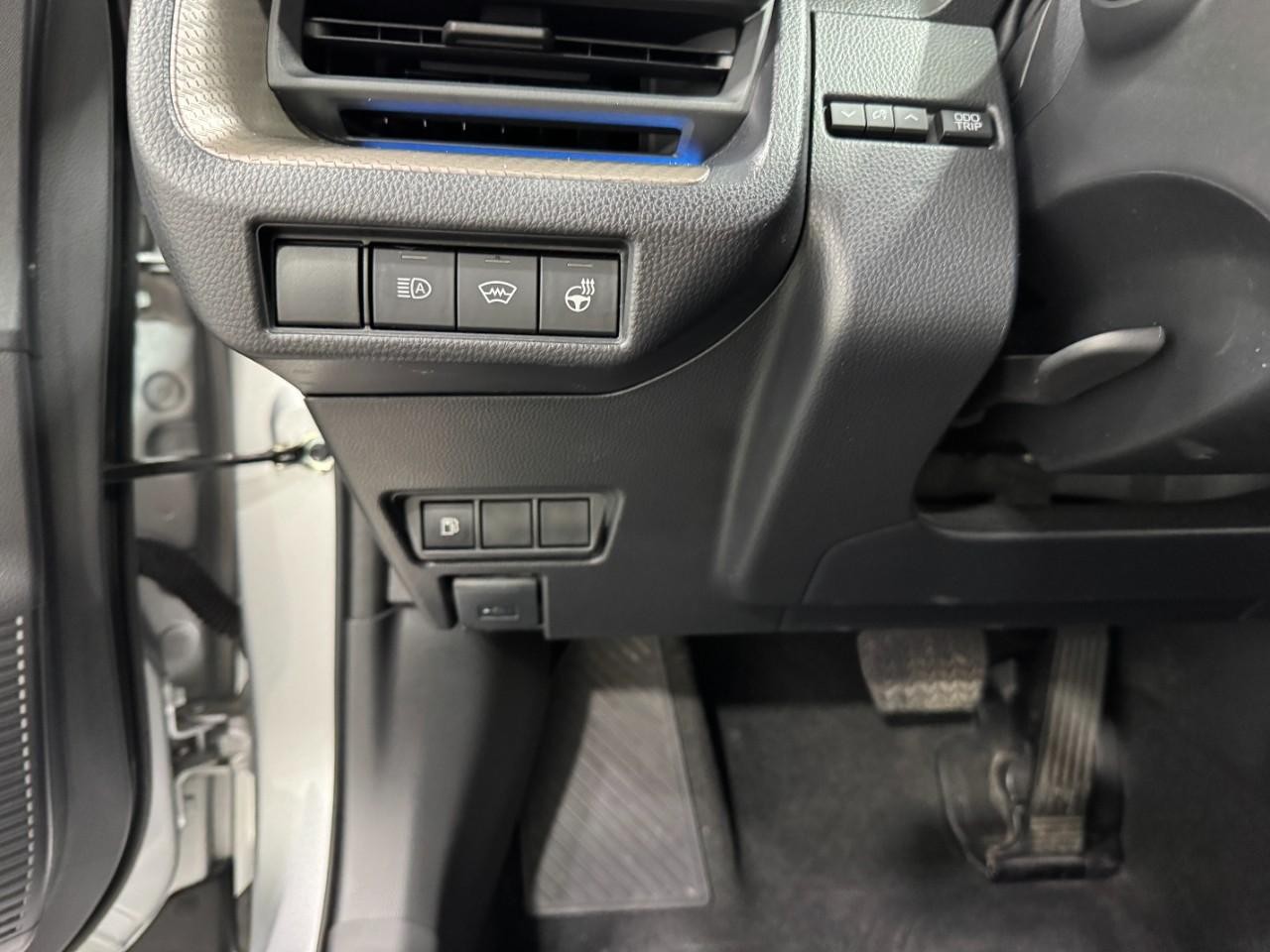 Toyota Prius Vehicle Full-screen Gallery Image 27