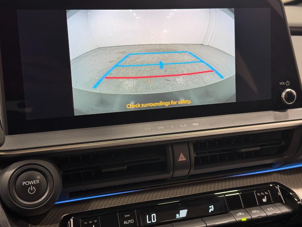 Toyota Prius Vehicle Full-screen Gallery Image 31