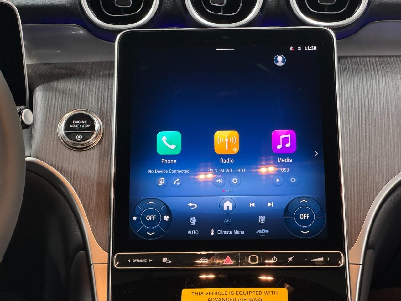 Mercedes-Benz GLC Vehicle Full-screen Gallery Image 14