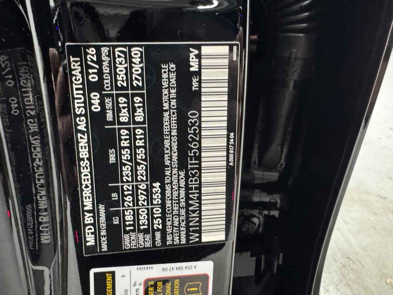 Mercedes-Benz GLC Vehicle Full-screen Gallery Image 35