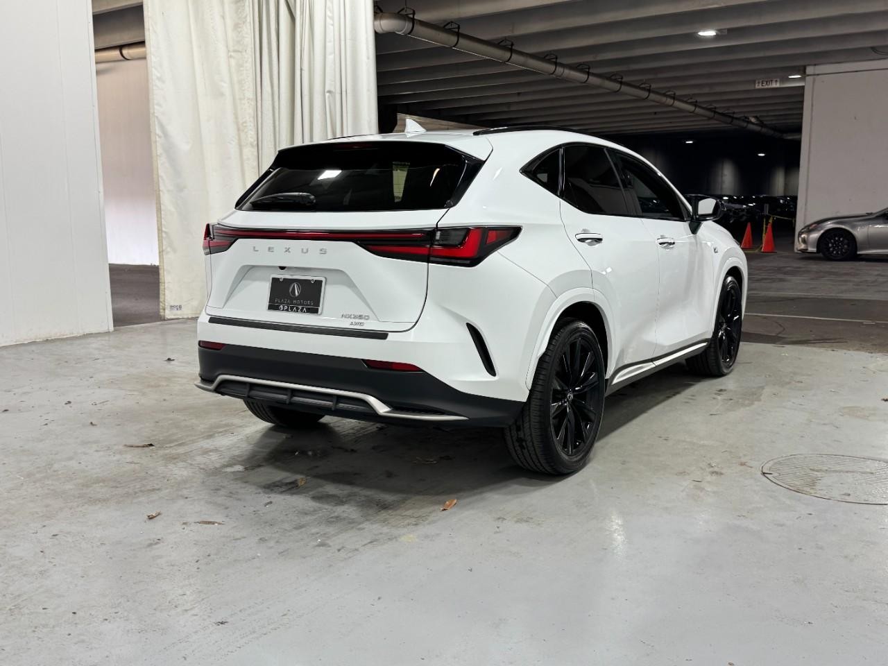 Lexus NX Vehicle Full-screen Gallery Image 4