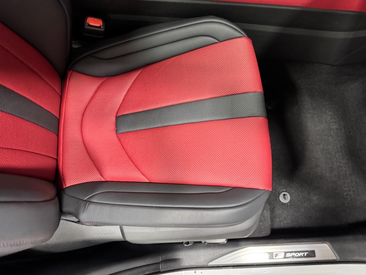 Lexus NX Vehicle Full-screen Gallery Image 18