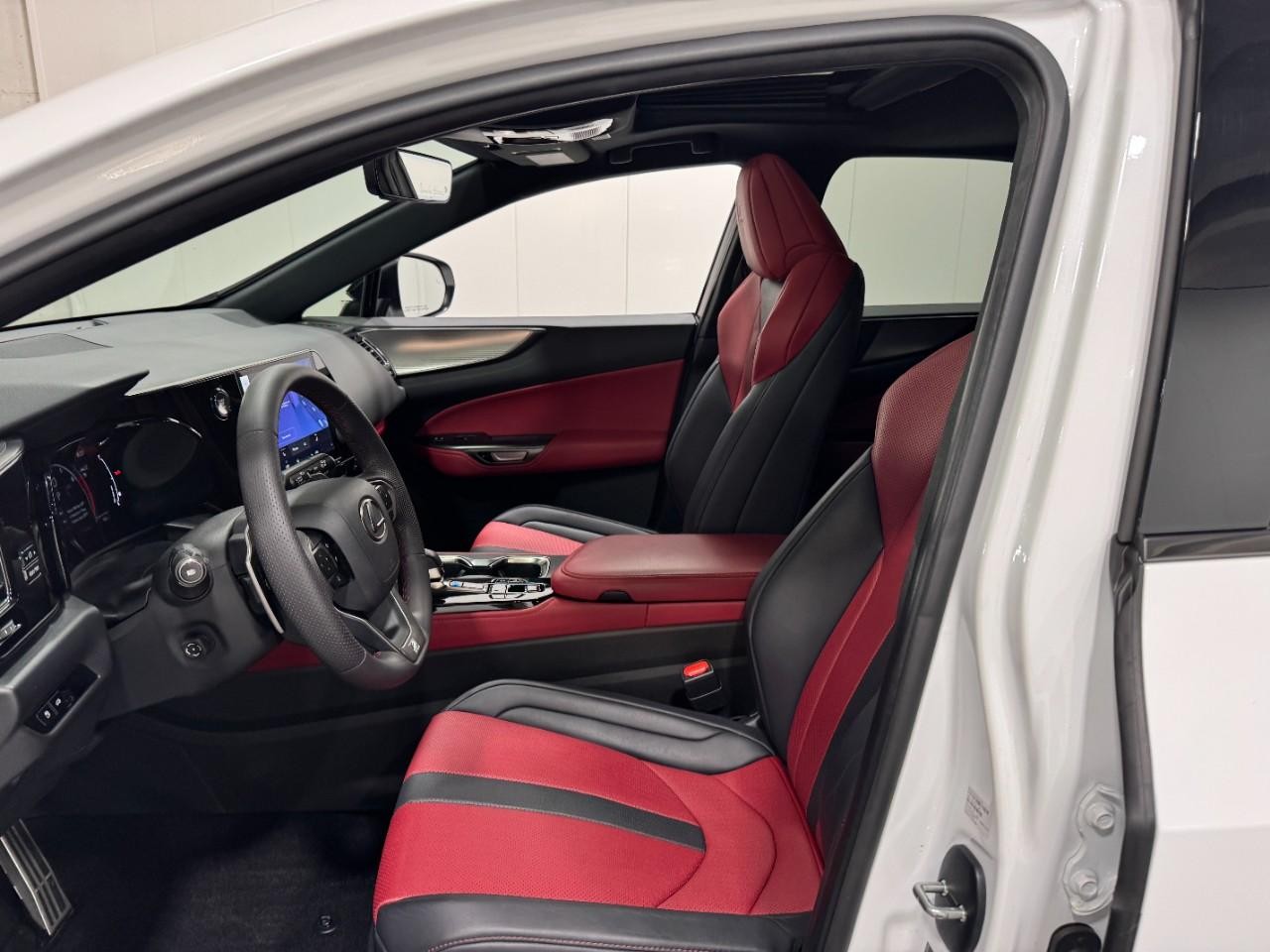 Lexus NX Vehicle Full-screen Gallery Image 22