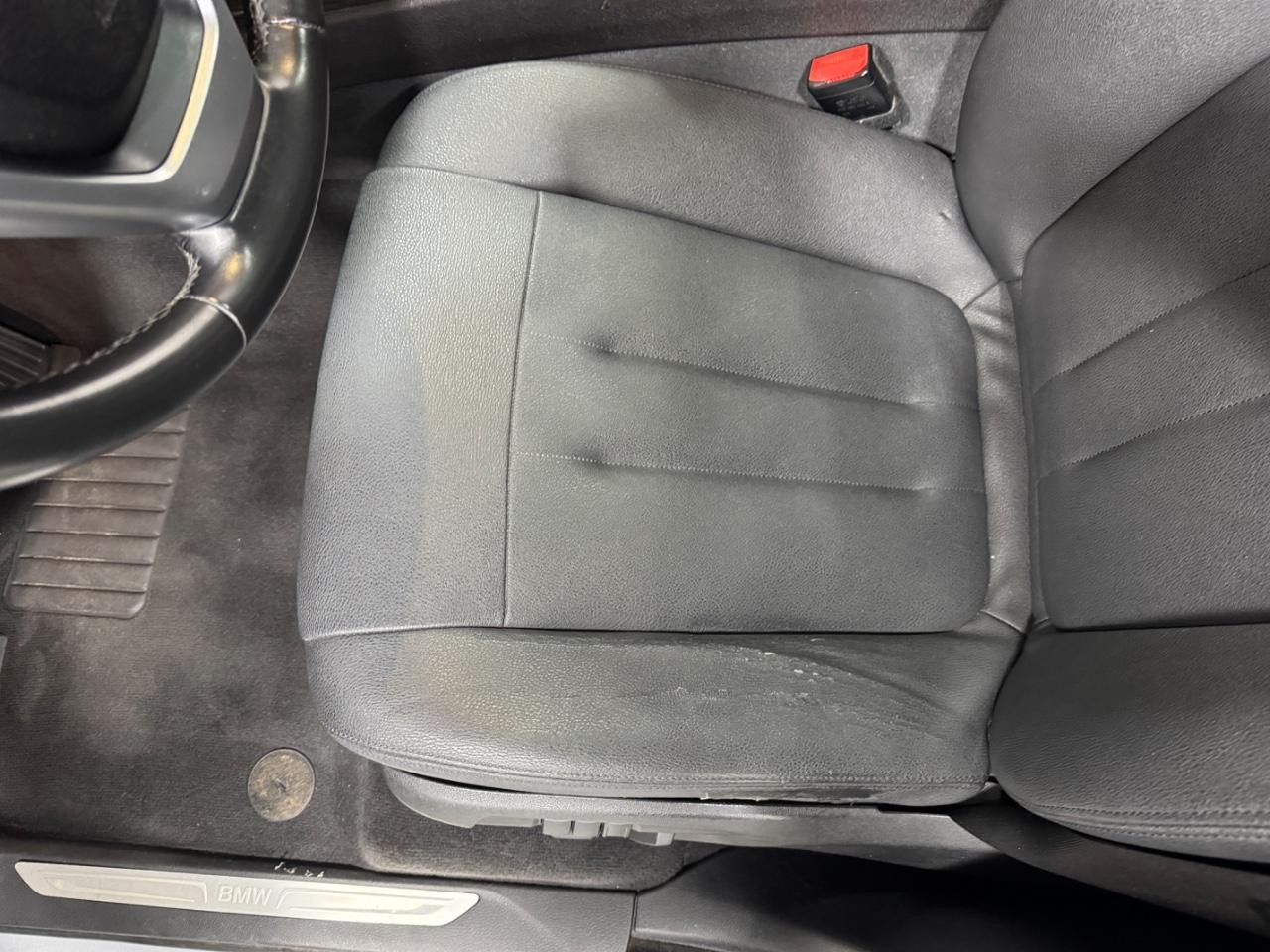 BMW X5 Vehicle Full-screen Gallery Image 26