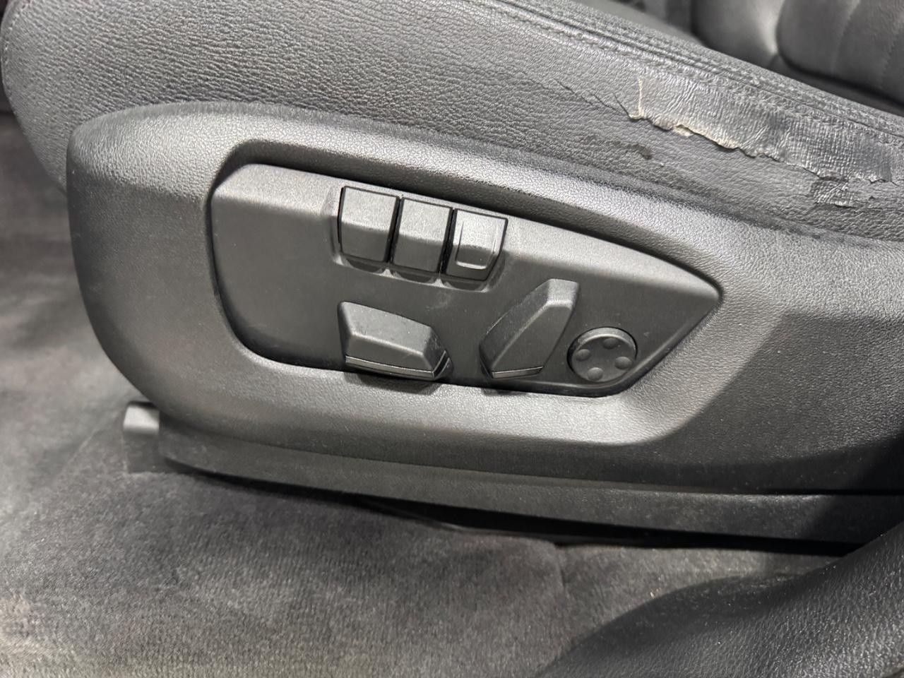 BMW X5 Vehicle Full-screen Gallery Image 27