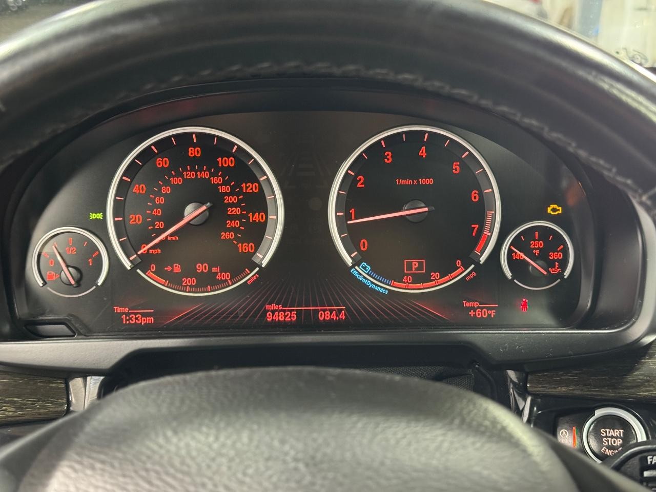 BMW X5 Vehicle Full-screen Gallery Image 31