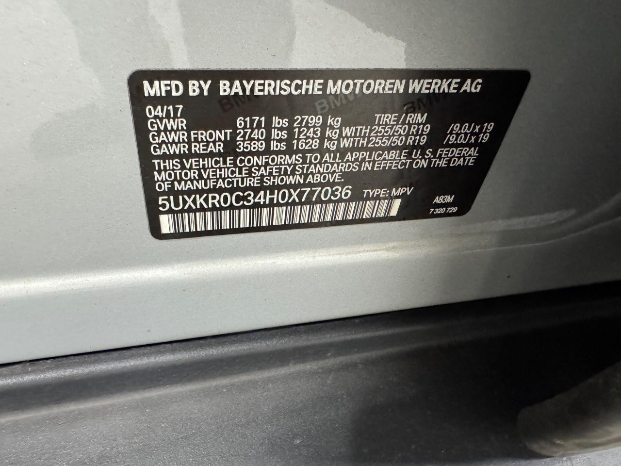 BMW X5 Vehicle Full-screen Gallery Image 33