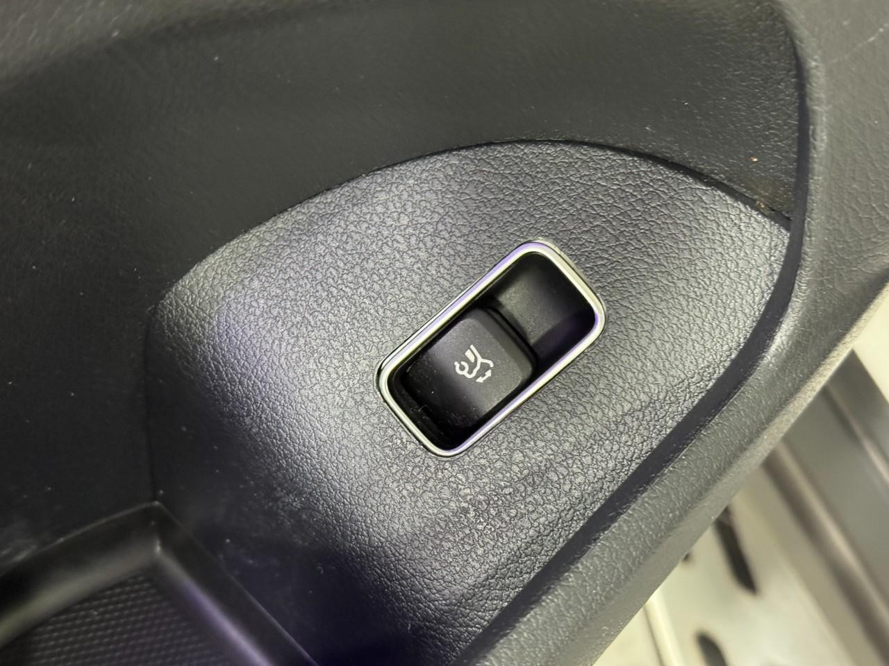 Mercedes-Benz GLE Vehicle Full-screen Gallery Image 28