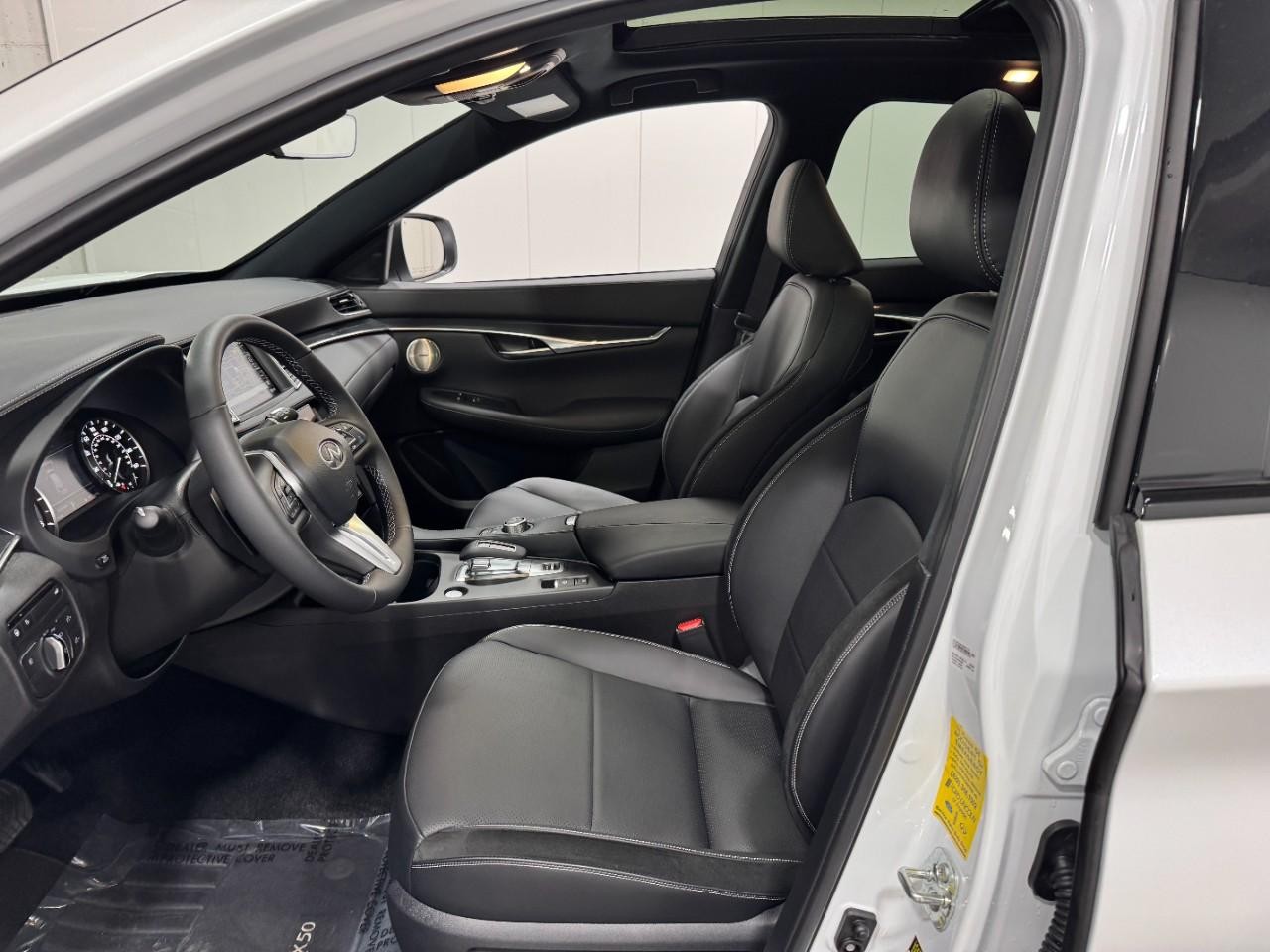 INFINITI QX50 Vehicle Full-screen Gallery Image 27