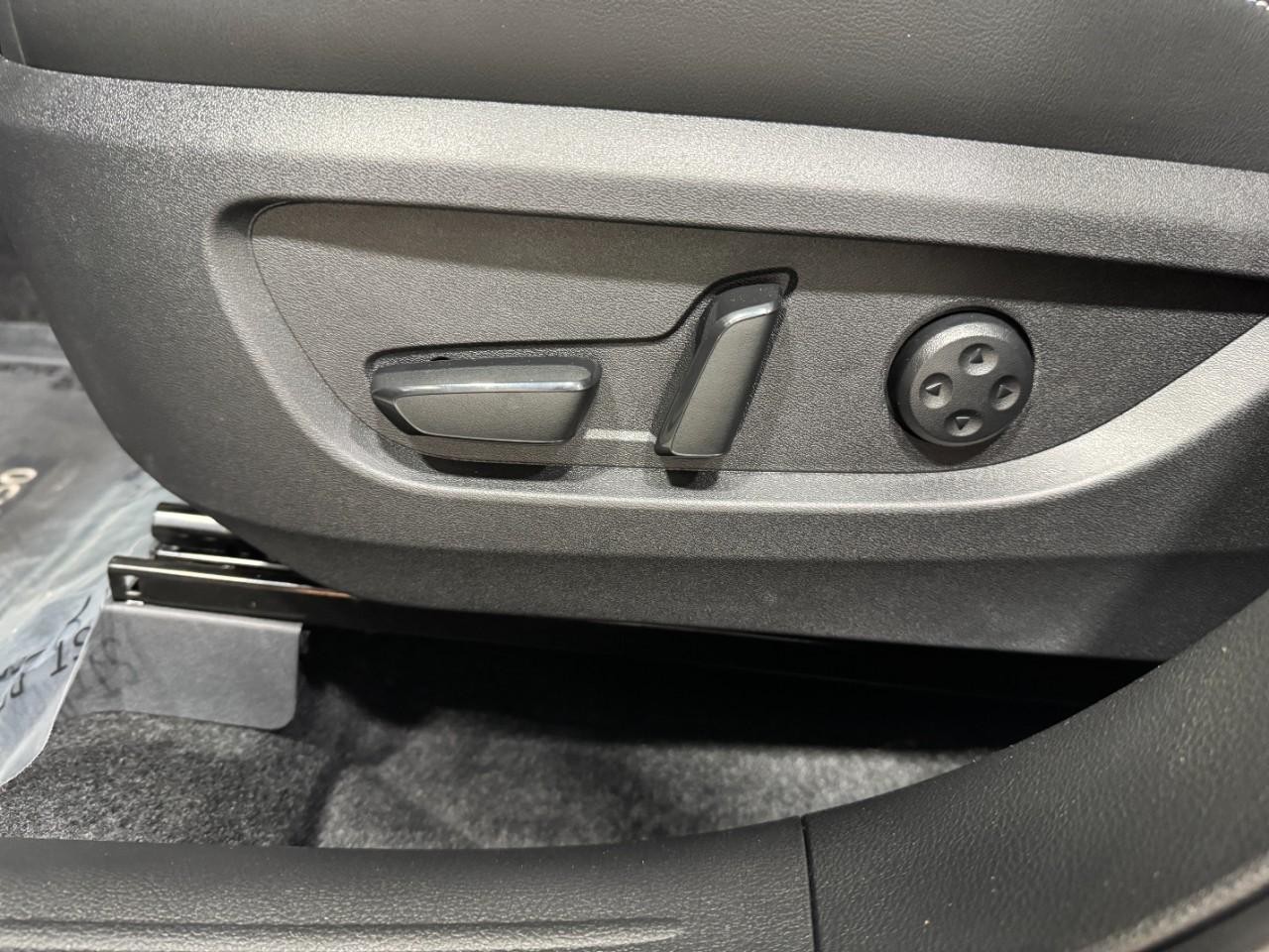 INFINITI QX50 Vehicle Full-screen Gallery Image 29