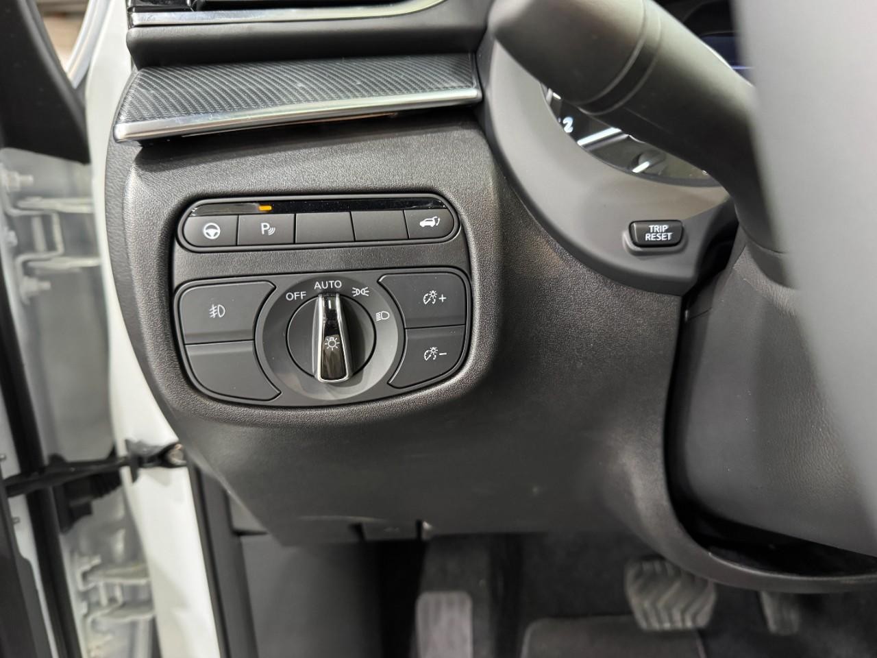 INFINITI QX50 Vehicle Full-screen Gallery Image 30