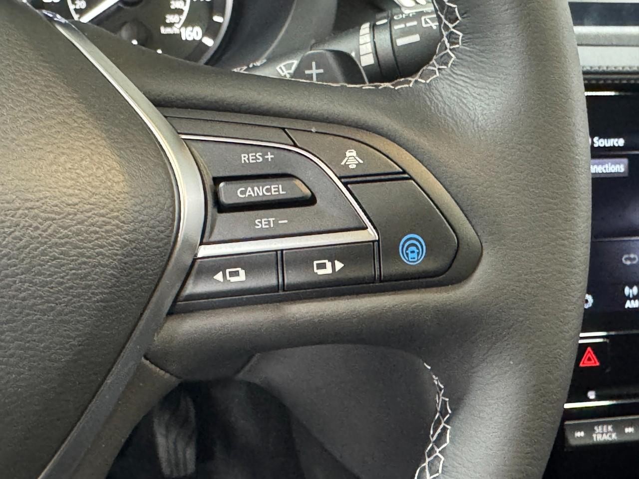 INFINITI QX50 Vehicle Full-screen Gallery Image 32