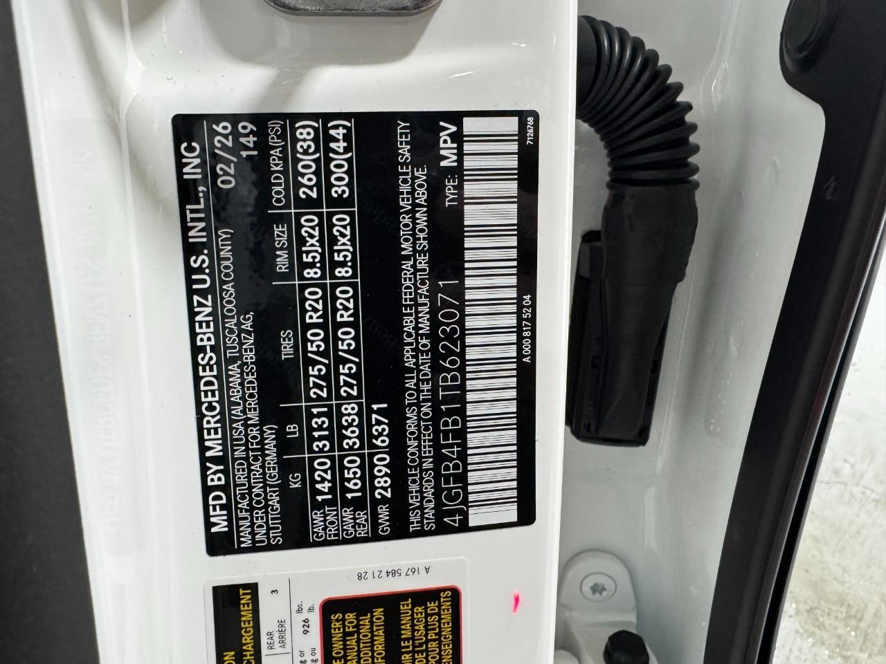 Mercedes-Benz GLE Vehicle Full-screen Gallery Image 37