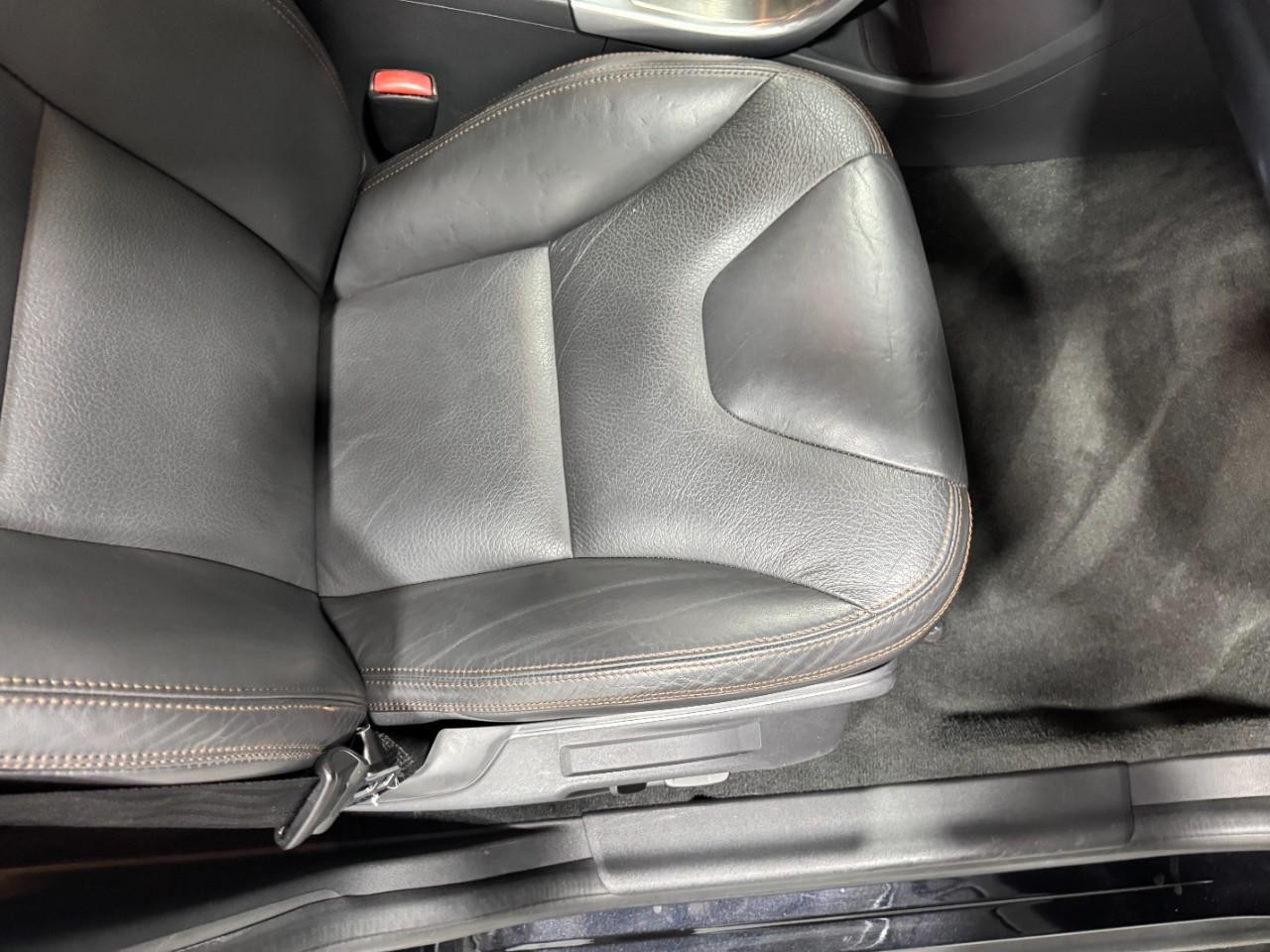 Volvo XC60 Vehicle Full-screen Gallery Image 20