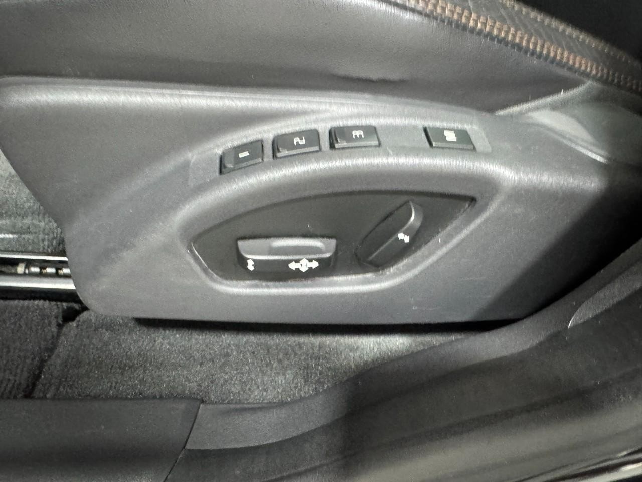 Volvo XC60 Vehicle Full-screen Gallery Image 28