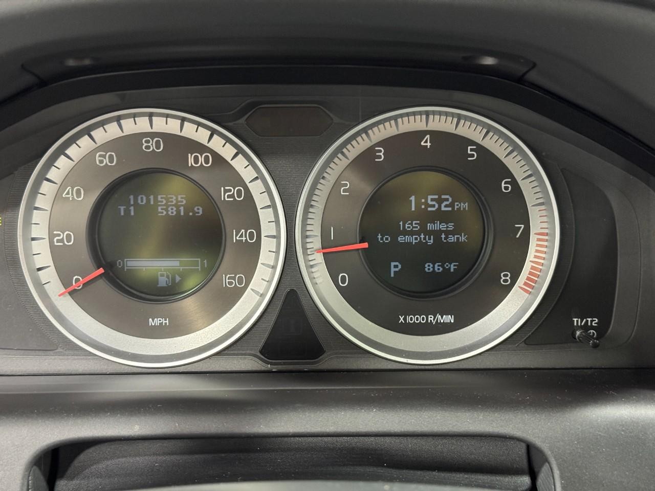 Volvo XC60 Vehicle Full-screen Gallery Image 32