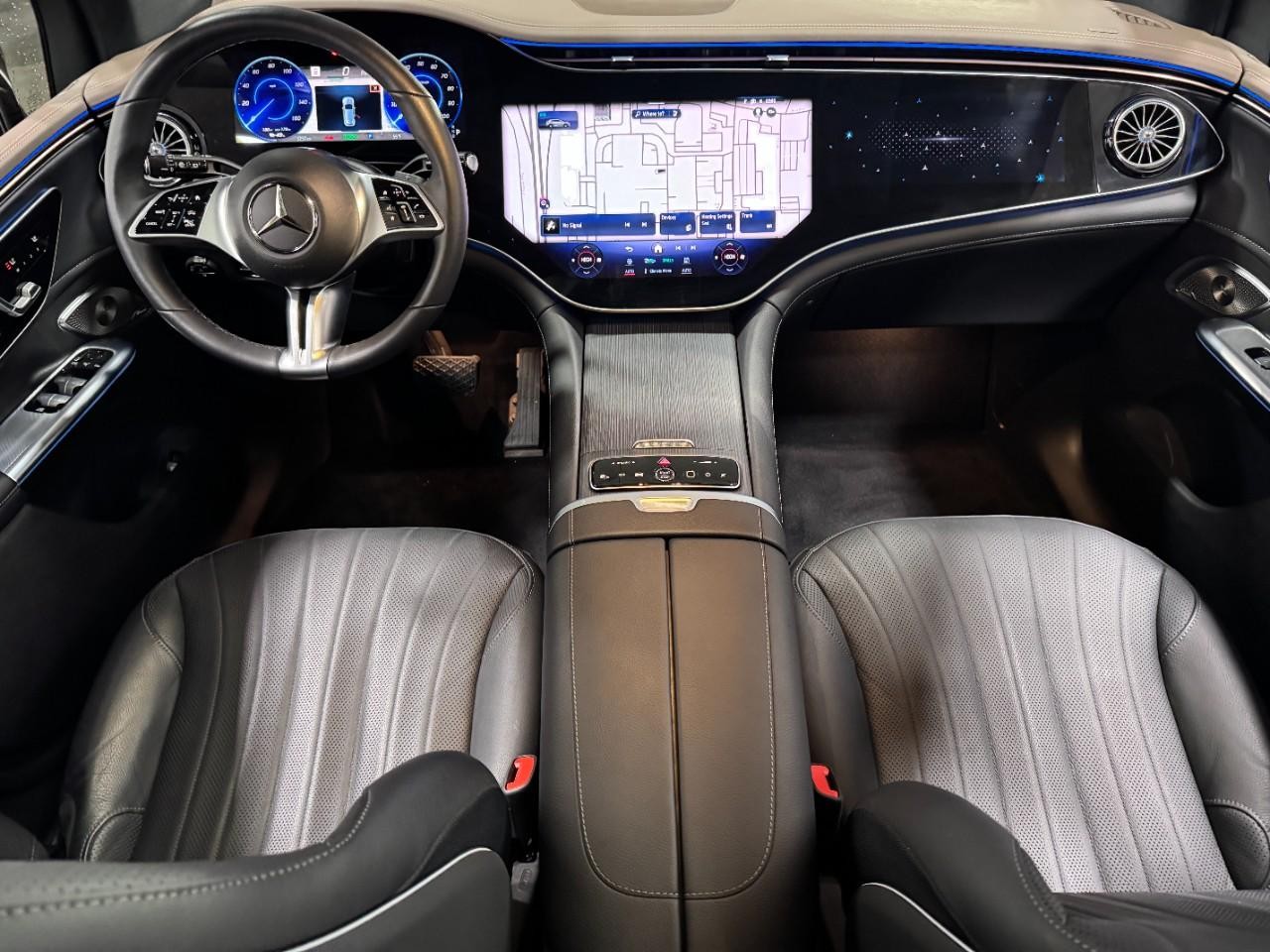 Mercedes-Benz EQE Vehicle Full-screen Gallery Image 13