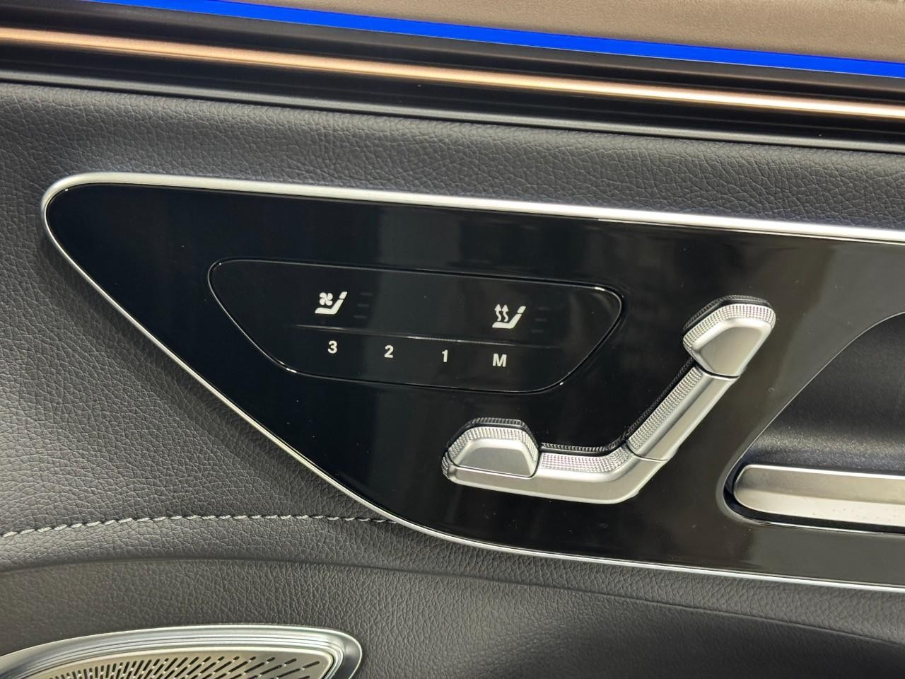 Mercedes-Benz EQE Vehicle Full-screen Gallery Image 20