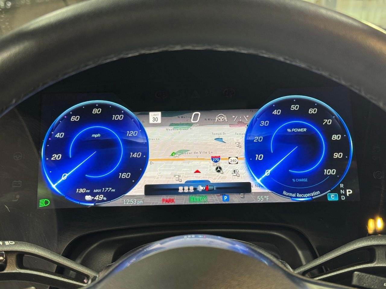 Mercedes-Benz EQE Vehicle Full-screen Gallery Image 33