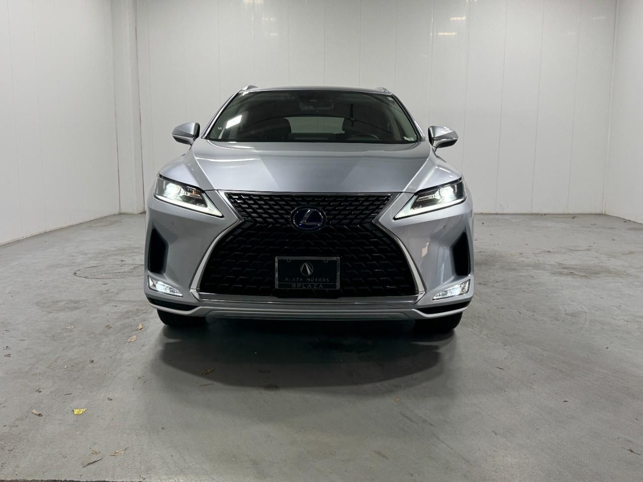 Lexus RX Vehicle Full-screen Gallery Image 7