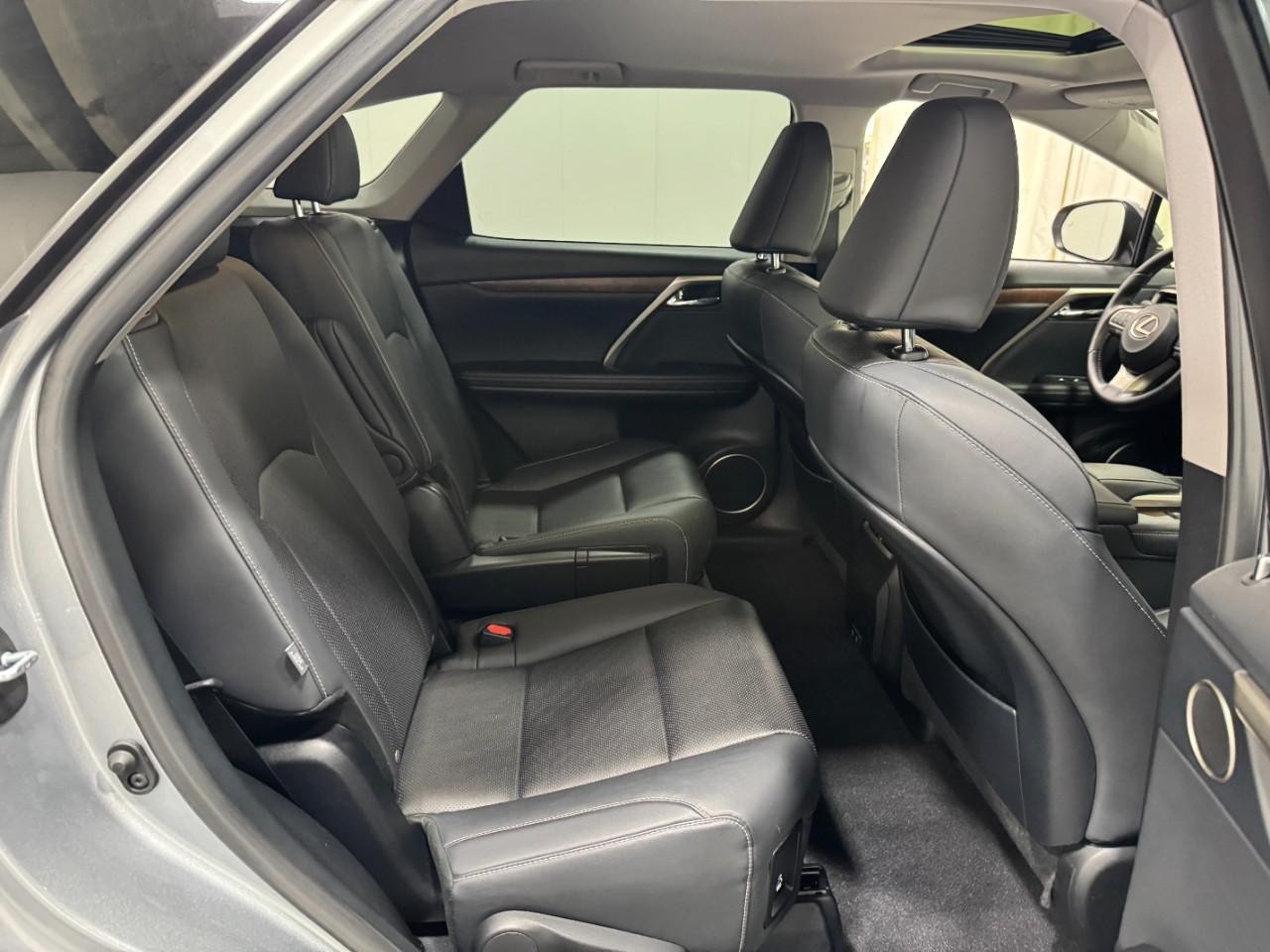 Lexus RX Vehicle Full-screen Gallery Image 12