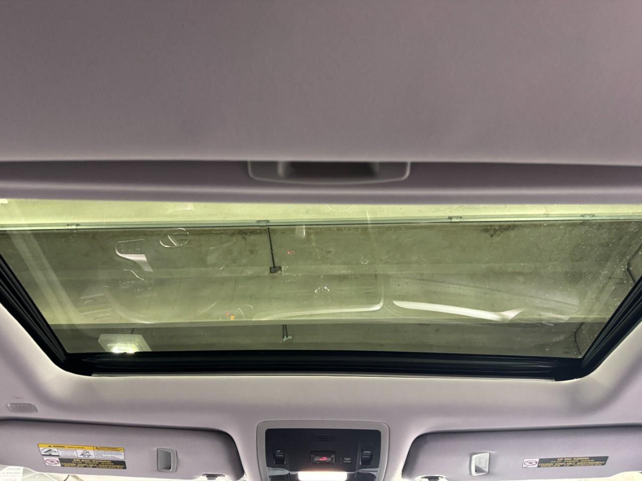 Lexus RX Vehicle Full-screen Gallery Image 13