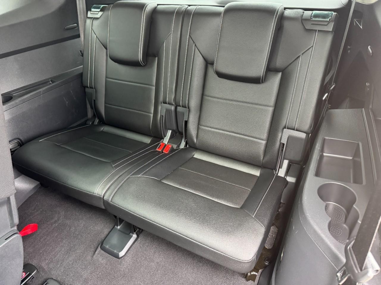 Volkswagen Atlas Vehicle Full-screen Gallery Image 8